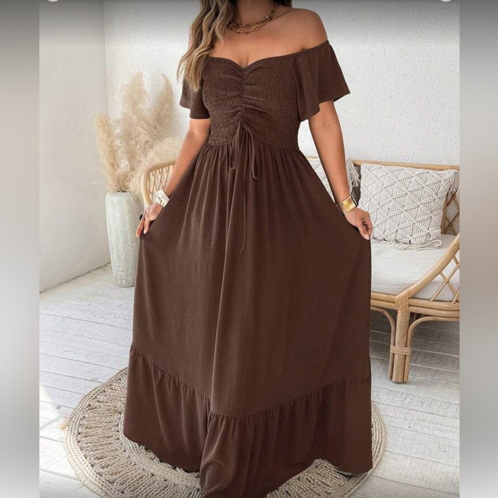 Elegant Brown Off-Shoulder Maxi Dress - Picture 4 of 5
